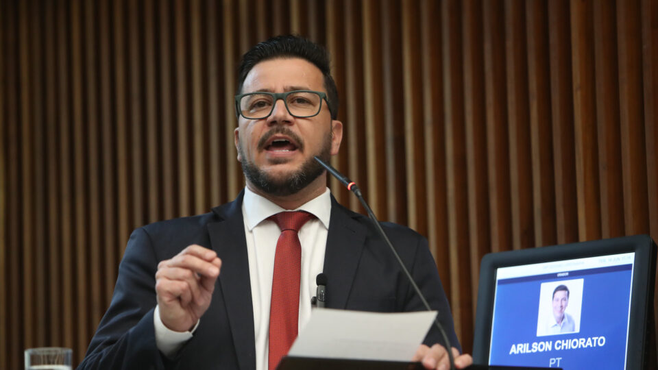 Deputado do PT faz pedido de impeachment contra Ratinho Junior