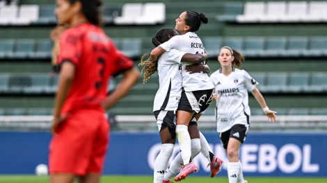 Com técnica brasileira, Colo Colo vai à semi da Libertadores Feminina