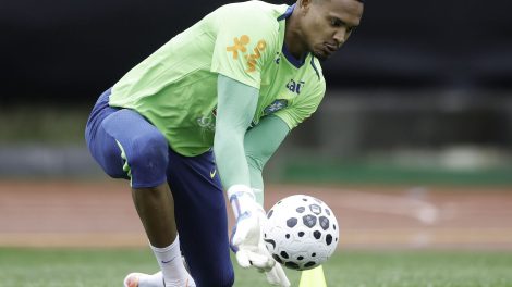 Goleiro John diz que primeira convocação para a seleção é um sonho