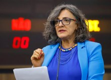 Futuro político de Professora Ana Lúcia está nas mãos da Comissão Processante; cassação pode barrar candidatura em 2026