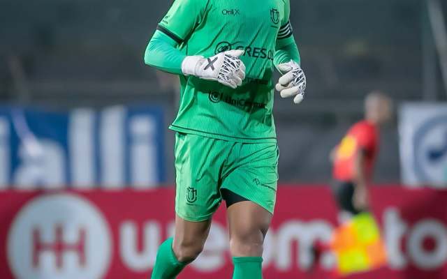 Na véspera de partida em que busca quebrar jejum de vitórias, Maringá FC anuncia saída do goleiro Tony Batista