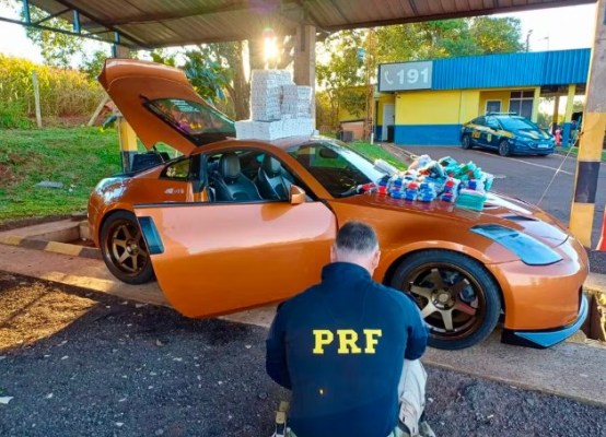 Motorista foge após pedir para ir ao banheiro e abandona carro de R$ 300 mil carregado com iPhones e medicamentos no Paraná
