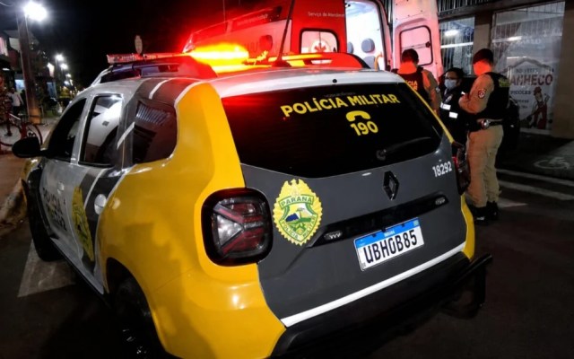 Homem leva cinco facadas em briga em Paiçandu; suspeito torce o joelho na fuga e também precisa de atendimento