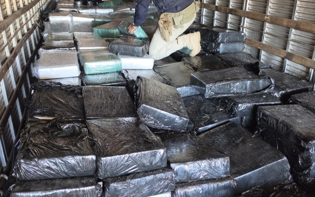 Maior apreensão do ano na região: PRF apreende mais de 4,3 toneladas de maconha em carreta em Maringá