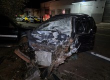 VÍDEO: Carro trafega em alta velocidade antes de bater em três veículos e matar motorista em Sarandi