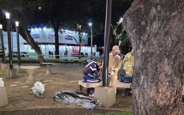 Motociclista foge, deixa passageira morta e tenta enganar equipes de socorro após acidente em Maringá