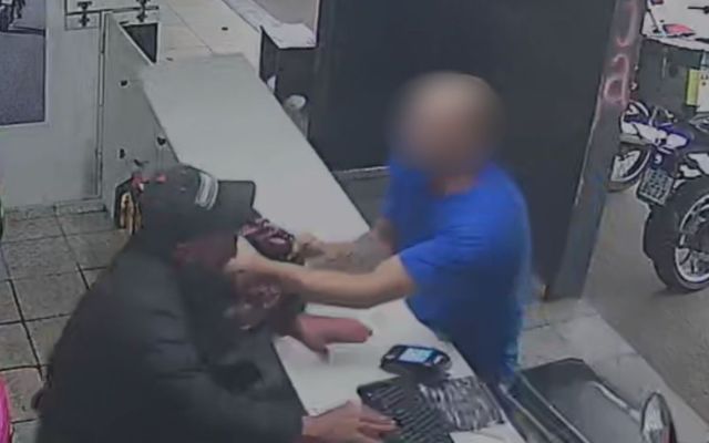 Discussão em oficina termina em morte; vítima estava armada com faca e foi baleada pelo cunhado