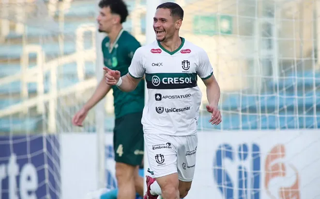 Ronald Camarão decide, Maringá vence Floresta fora de casa e estreia com pé direito no quadrangular final da Série C