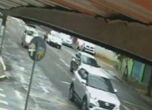 Câmera flagra caminhonete perdendo controle e matando trabalhador em Sarandi; motorista diz que teve ‘apagão’ e se apresenta à polícia