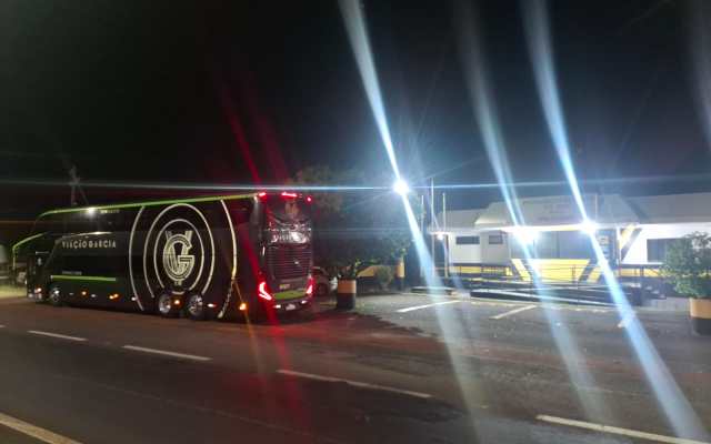 Ônibus é assaltado e pertences de passageiros são roubados na PR-317 em Floresta