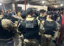 Operação da Polícia Civil e PM cumpre 64 mandados contra organização criminosa especializada em furto de gado no Paraná