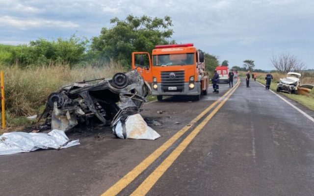 Ultrapassagem em local proibido provoca colisão e deixa três mortos na PR-317, na região de Maringá