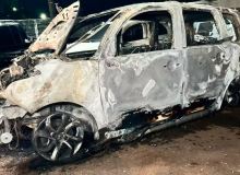 Ladrões furtam joias avaliadas em R$ 2 milhões de residência em Maringá; carro usado no crime foi encontrado incendiado