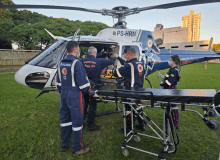 Argentina é ejetada de carro durante capotamento no Paraná e levada de helicóptero a hospital de Maringá